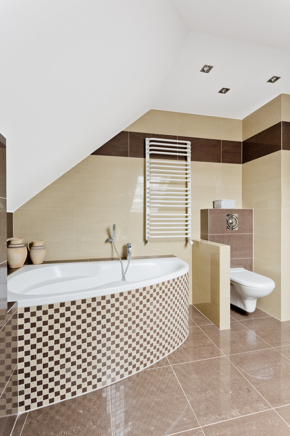 a side view from a pocelain tiled bathroom beige colour